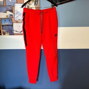 NIKE TECH FLEECE JOGGERS RED size M
